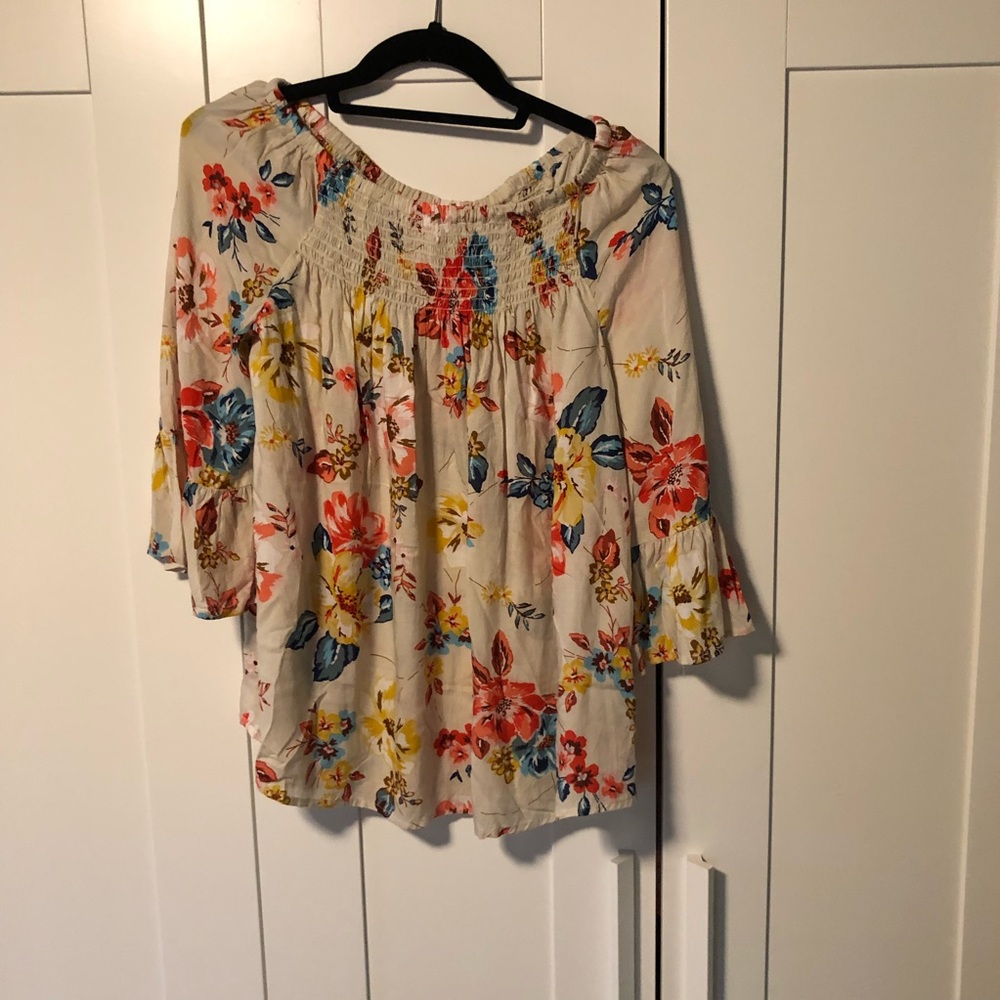 BeachLunchLounge Off the shoulder Floral Top
